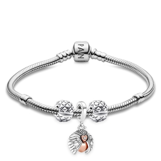 A LOVELY LADYBIRD BRACELET, 8.3"